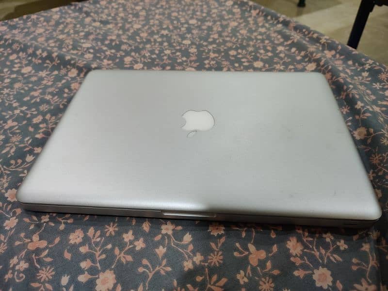 MacBook pro mid 2012 in good condition 4