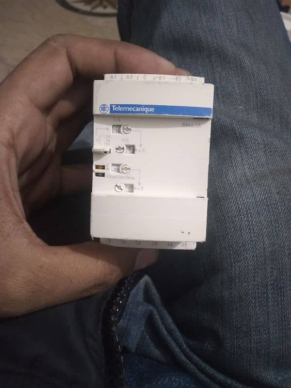 Schneider Phase Failure/ under over voltage relay for single phase 0