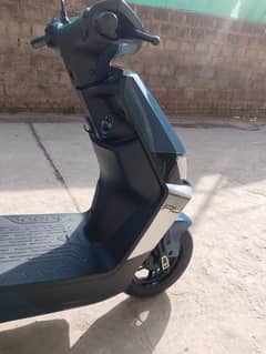 yadea electirc scooty for sale neat &clean 0312 5540580