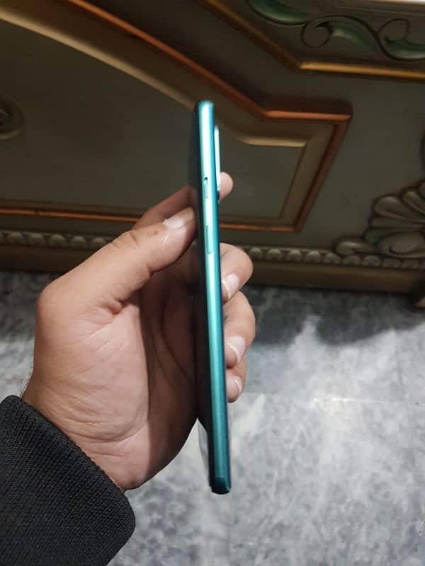 One Plus 8T in lush condition 12GB/256GB 8