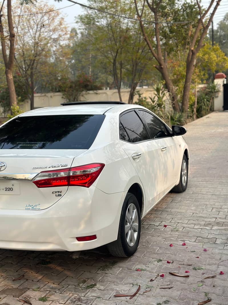 Toyota Corolla Altis Grande CVT-i 1.8 2015 4