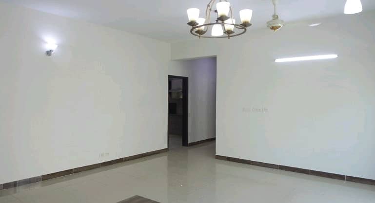 10 Marla Flat In Askari 11 - Sector B Apartments Best Option 7