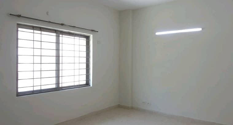 10 Marla Flat In Askari 11 - Sector B Apartments Best Option 21