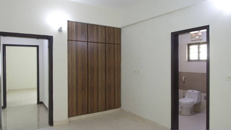 10 Marla Flat In Askari 11 - Sector B Apartments Best Option 24