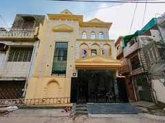 House For Sale Is Readily Available In Prime Location Of Samanabad