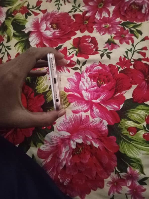 OPPO F1s 4/64 10/8 without charger and box id card copy mil jygi 1