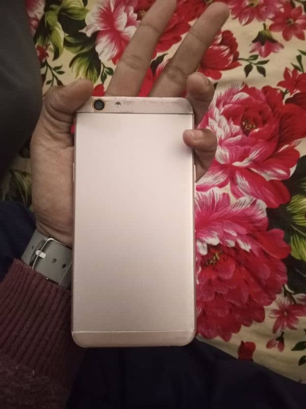 OPPO F1s 4/64 10/8 without charger and box id card copy mil jygi 2