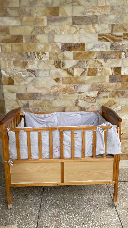 Baby cot for sale 0