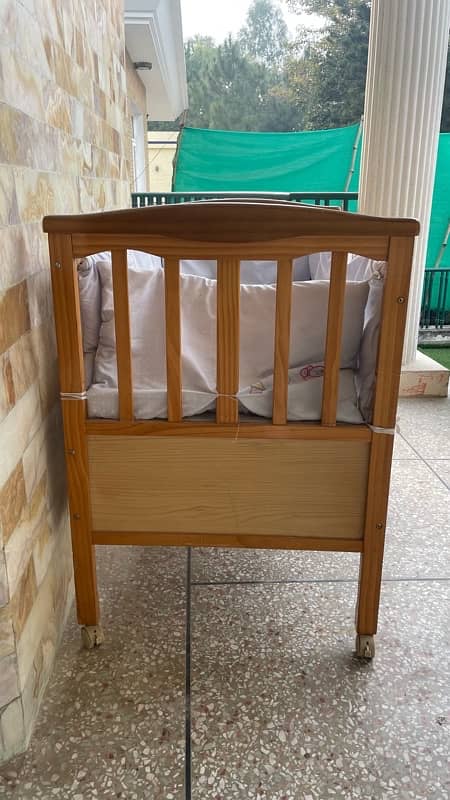 Baby cot for sale 3