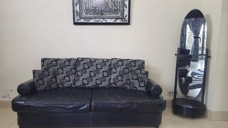 3 pc Sofa set with Center Piece 1