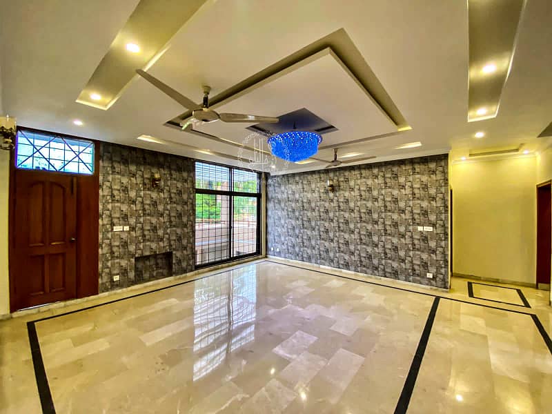 02 Kanal Most Beautiful Lower Portion Available For Rent In DHA Phase 1 Good Location 10