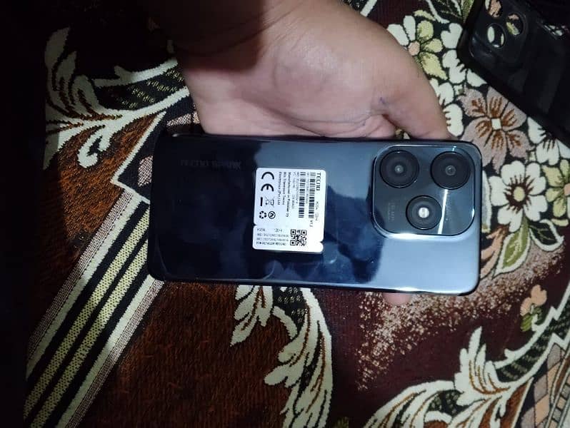 TECNO SPARK 10C  with charger,cover and box 5