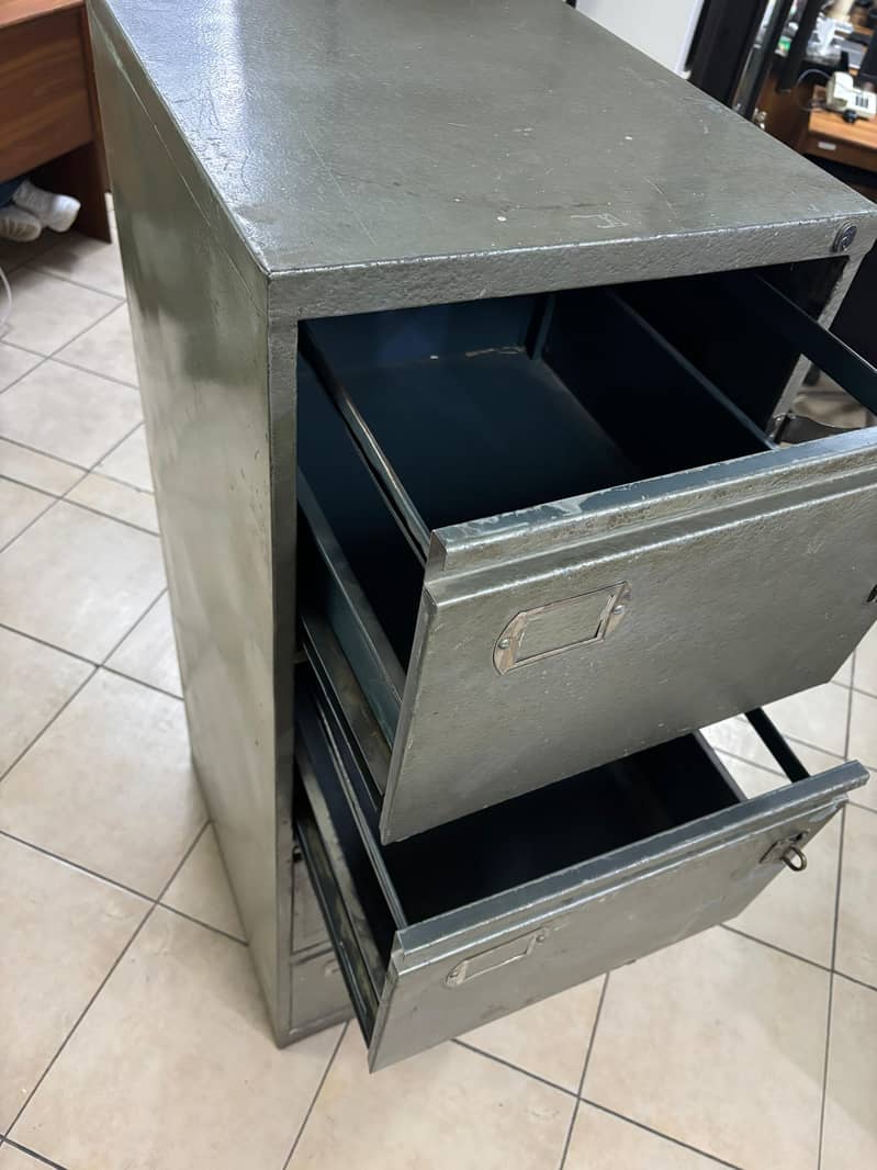 Steel Cabinet 4 Drawer For Sale 3