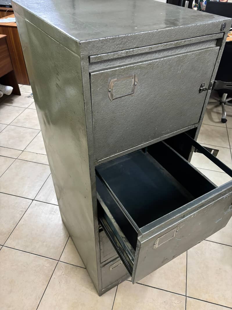 Steel Cabinet 4 Drawer For Sale 5