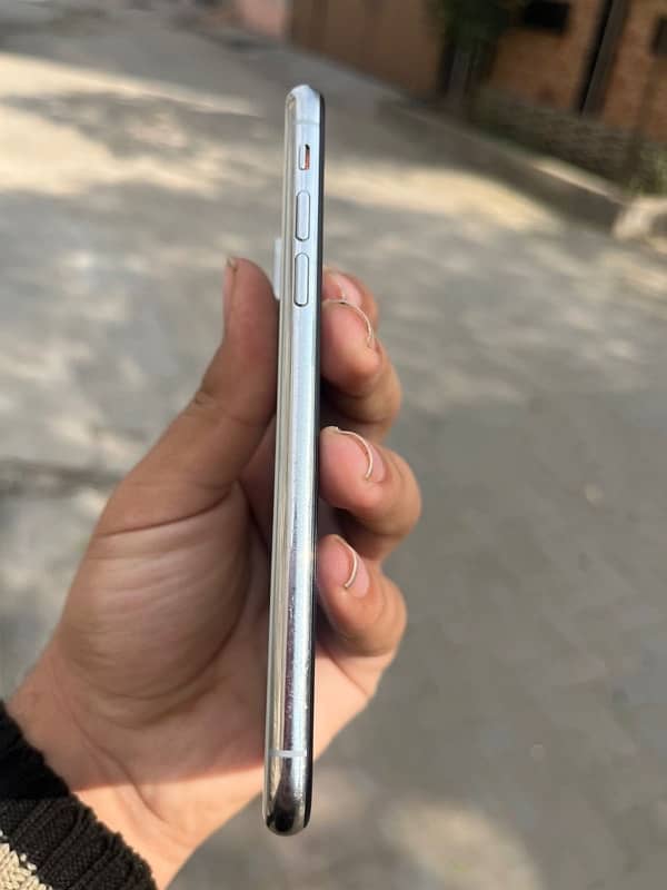 I phone xs exchange possible only with google pixel 6 1