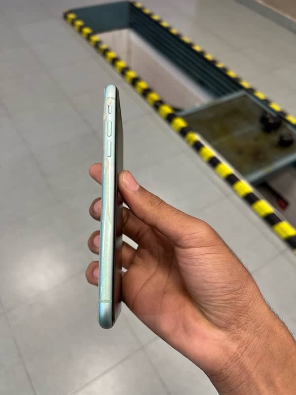 iPhone 11non pta factory 64gb only WhatsApp   03264669775 6