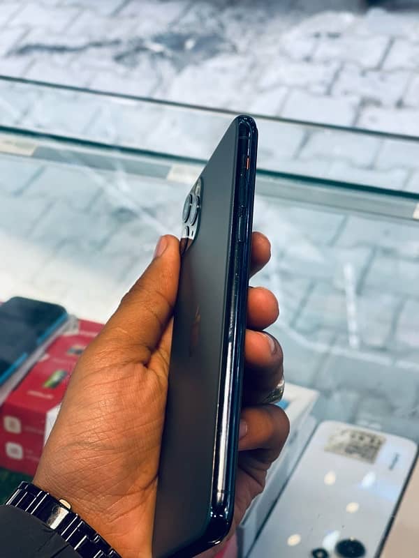 iPhone 11 Pro Max 512GB 4