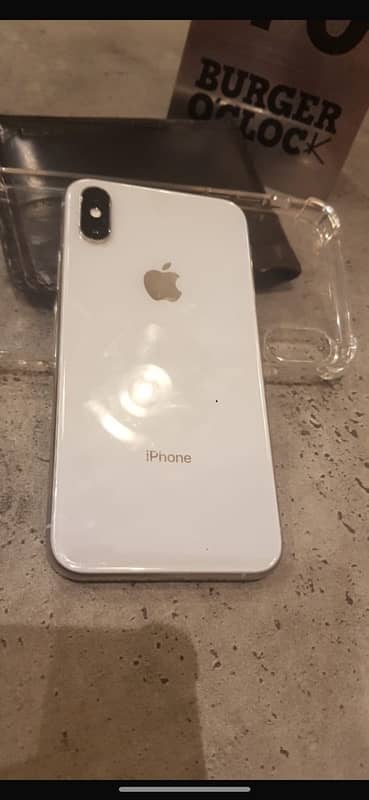 iphone xs in good condition 0