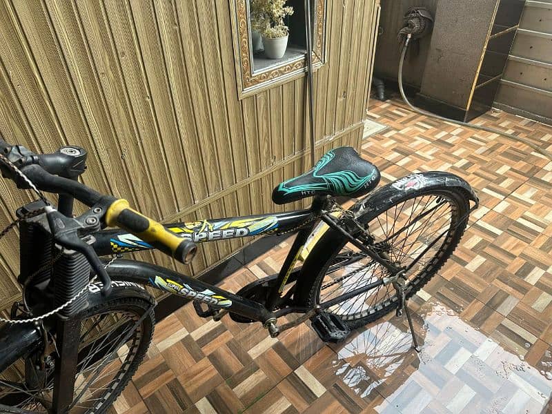 bicycle only 1 year used 10/10 condition 3