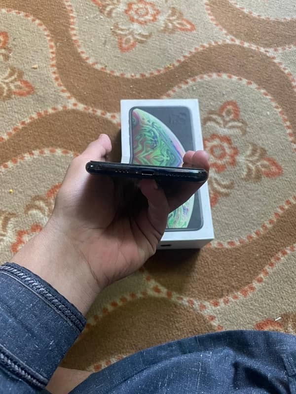 iphone xs max 64 gb pta approve 3