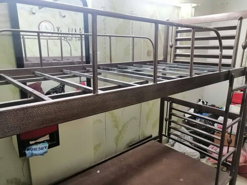 DOUBLE BED (2 MONTHS USED) 4