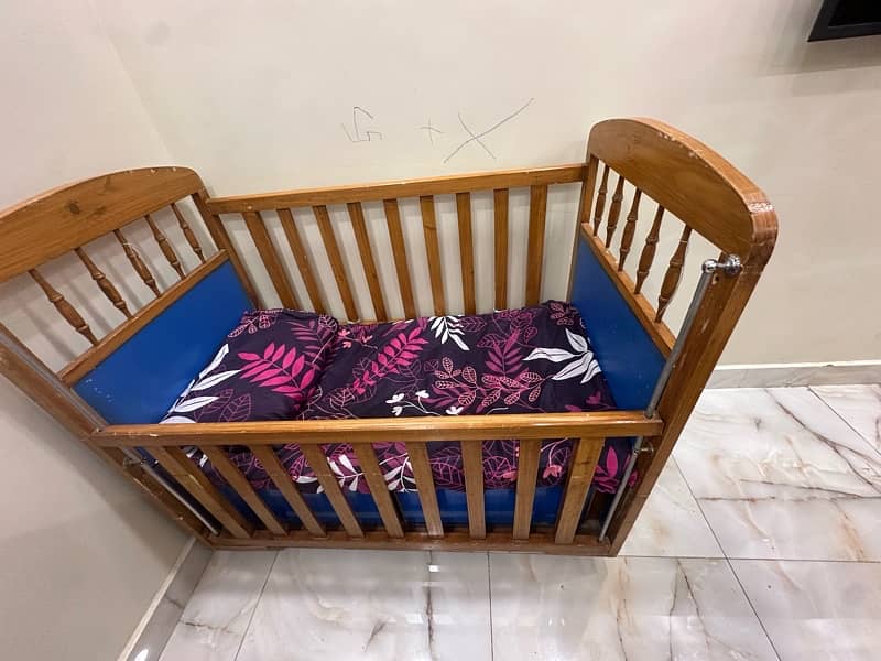 baby cot 1