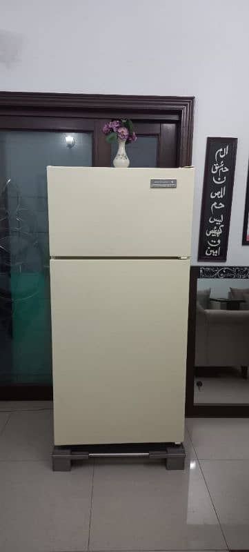 Kelvinator No Frost Refrigerator 0