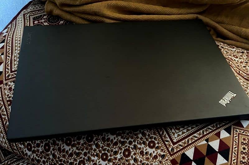 Lenovo T560 0