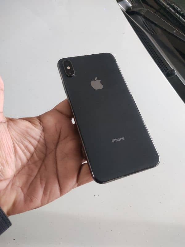 iphone XS MAX 256GB factory unlock For sale. 3