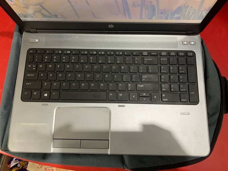 Hp Laptop core i5  8 gb Ram 1