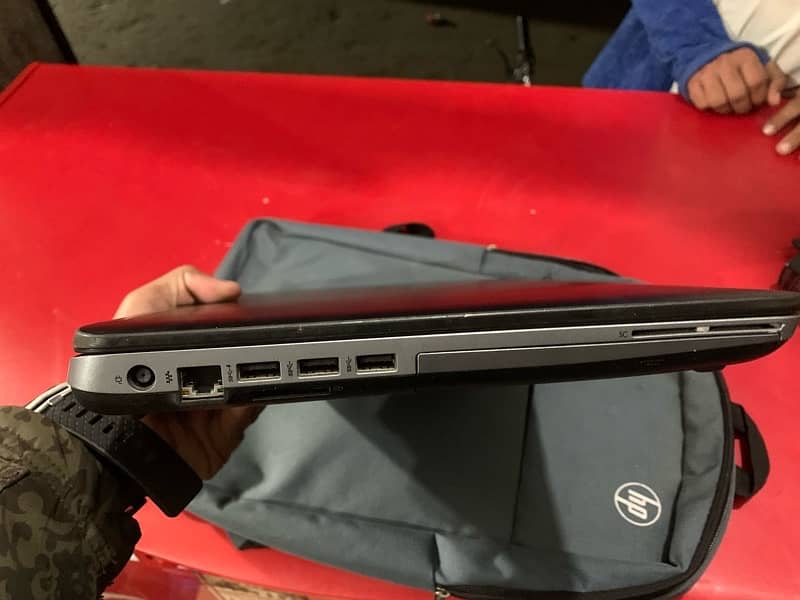 Hp Laptop core i5  8 gb Ram 3