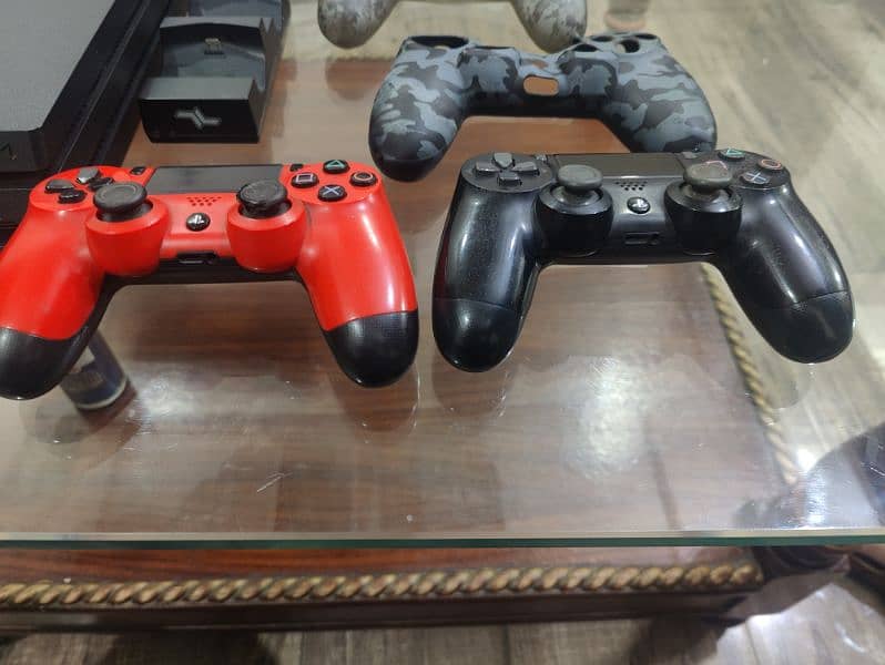 PS4 pro jailbreak/Playstation 4 for sale/1Tb/2 controler 4