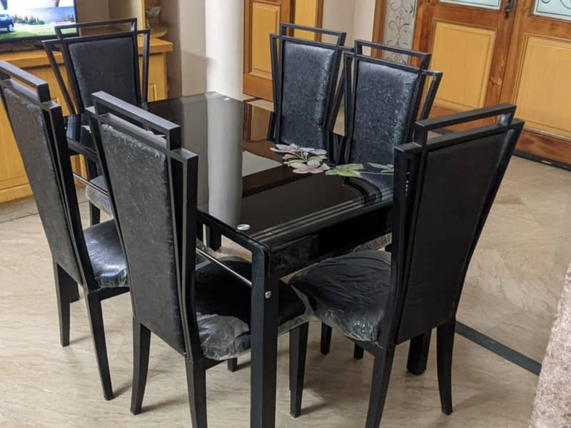 Beautiful Steel  Dinning Table With 6. Chairs 1