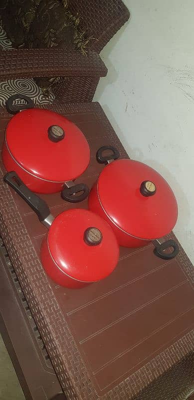 3 Piece NON STICK FOR URGENT SALE 1