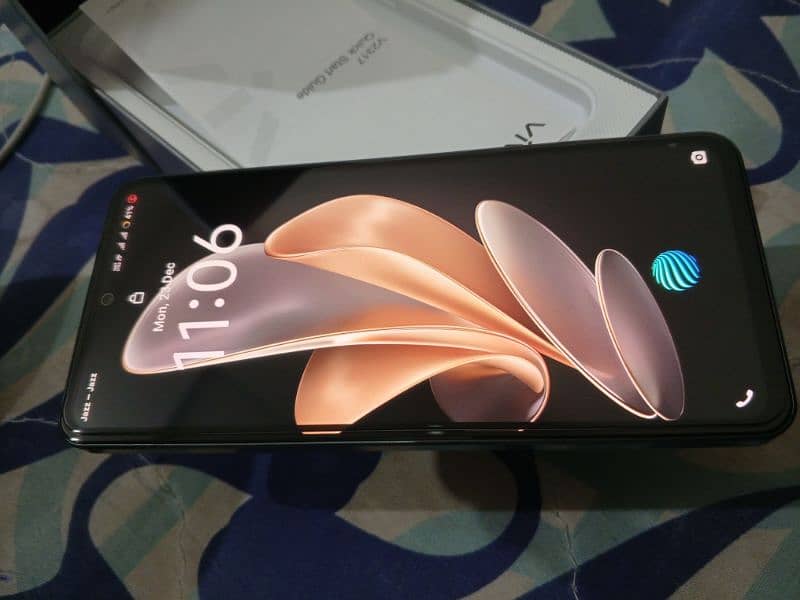 Vivo v29e 5G (new Condition) for just 80,000 0