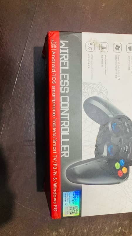 GAMING CONTROLLER BLUETOTH OR WIRED 8