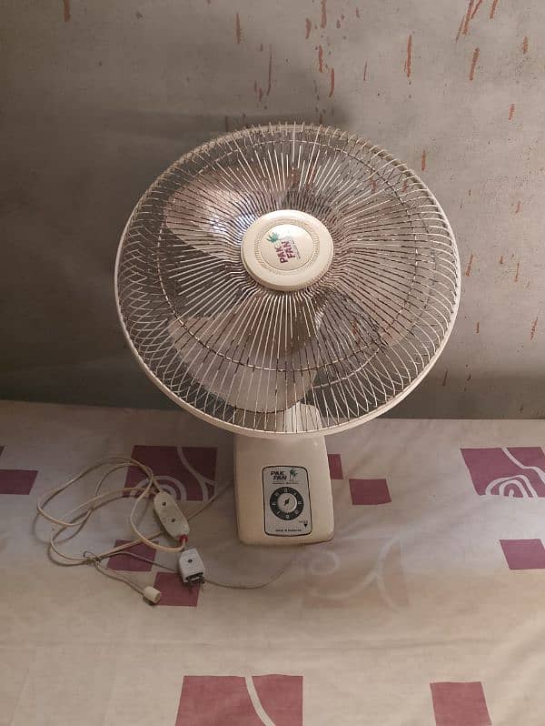 pak fan bracket fan in good condition 1