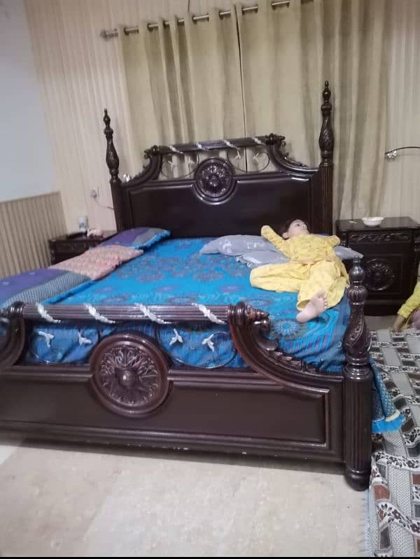 king size bed with spring mattress 0