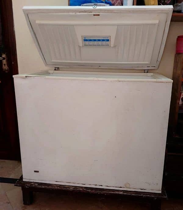 Deep freezer for sale good condition 0