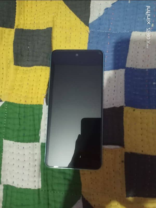 infinix Smart 8 pro ram 4+4Rom128 box nhi hai Sirf mobile hai all ok 3