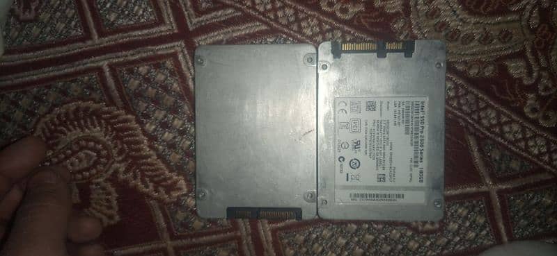 Intel 180 gb ssd 2500 series ssd 0