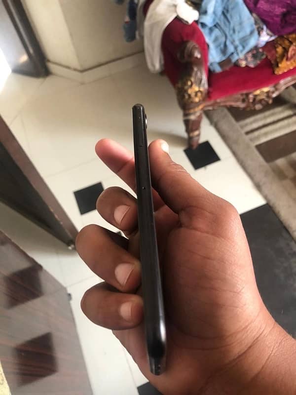 I Phone Se 2020 64GB Non PTA 3