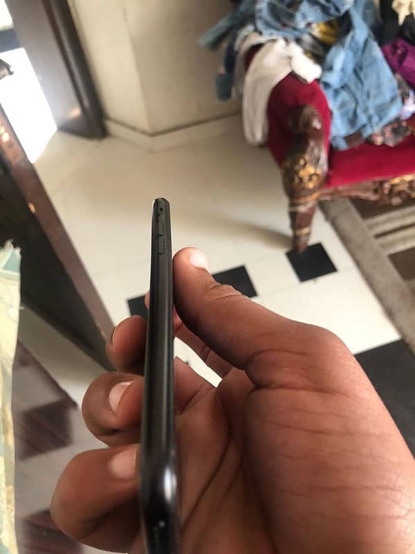 I Phone Se 2020 64GB Non PTA 6