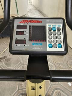 life fitness cycle 4000 cream colour V good coundition