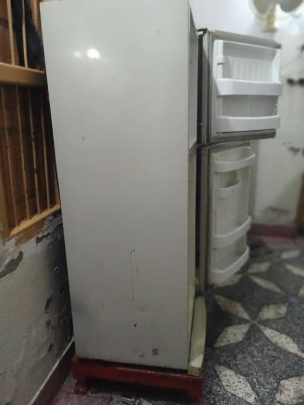 Orient Refrigerator 1