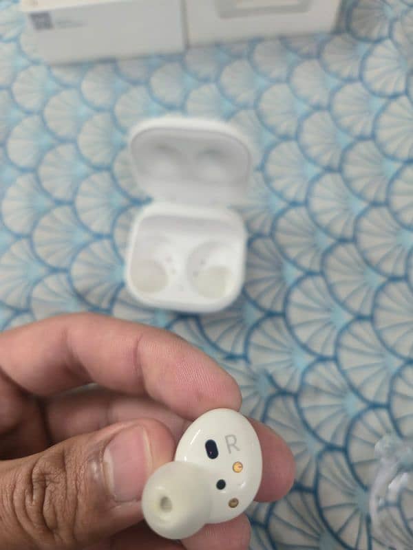 Samsung galaxy buds 2 9