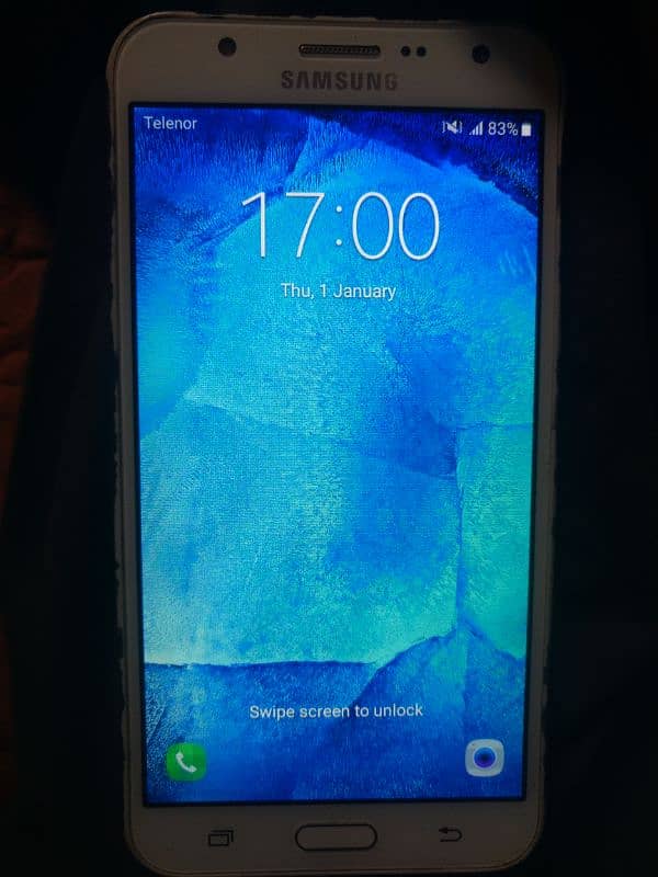 Samsung J7 2/16 ok mobile koi fault nhi ha  pta approved ha 0