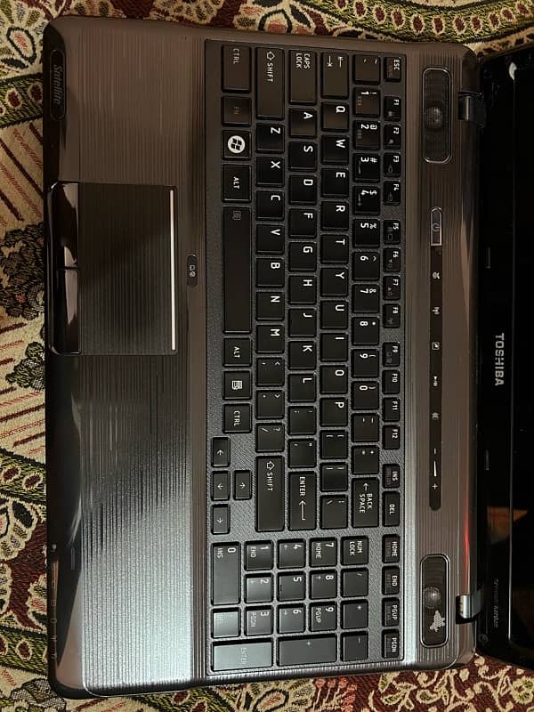 Toshiba Laptop core i3 2nd generation 4gb ram 160gb hard disk all ok 2