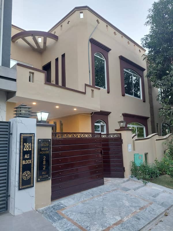 New Fully Renovated 5.33 M House in Ali block for Sale with Gas and 12KV Solar In Bahria Town 0