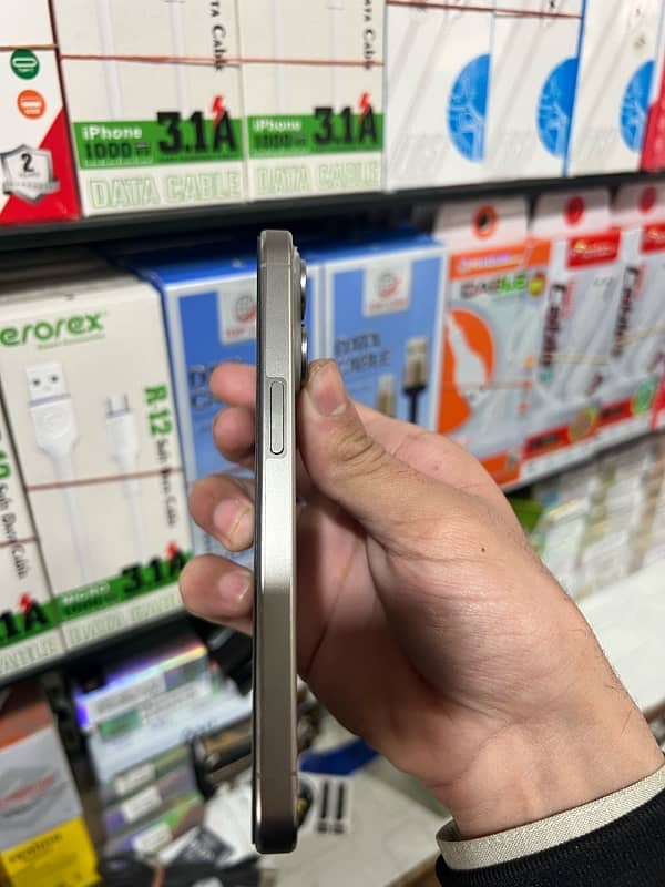 Iphone 15 pro non PTA factory natural titanium colour 3